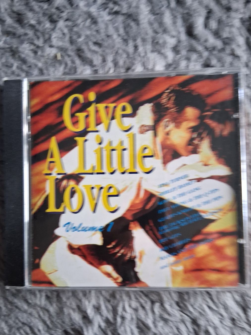 CD: GIVE A LITTLE LOVE    VOL.1      CD – Usato da Wetzikon ZH venduto da Ramones01