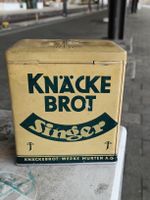 Alte Litho Blech Dose / Knäcke Brot - Singer Werke Murten AG