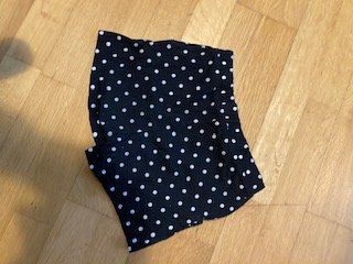Pantaloni: Short à pois t.110 – Usato da Boudry venduto da Lamue01 1