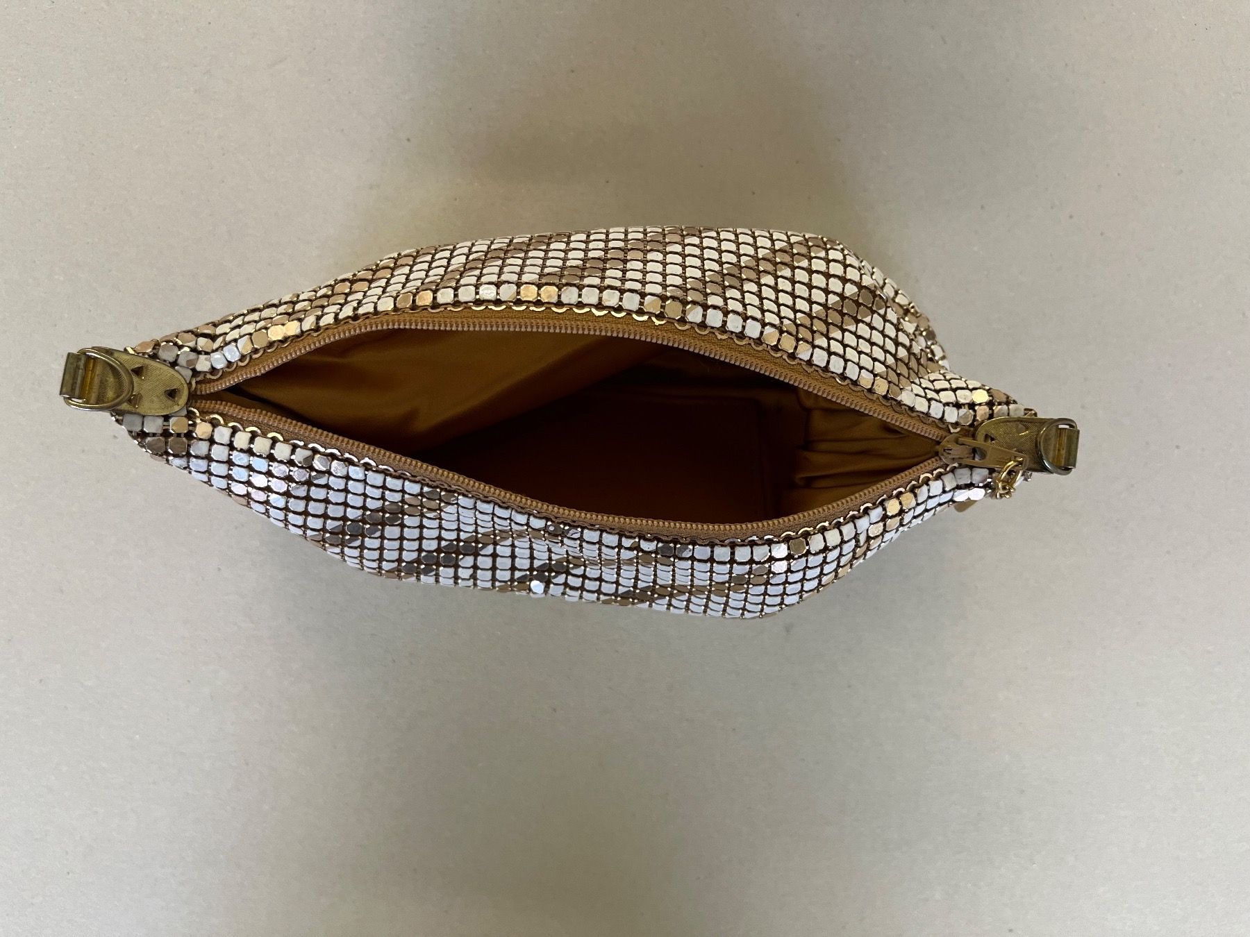 Borse da donna: Handtasche, Mäppchen, Clutch, weiss - gold – Usato da Netstal venduto da spaltflo01 1