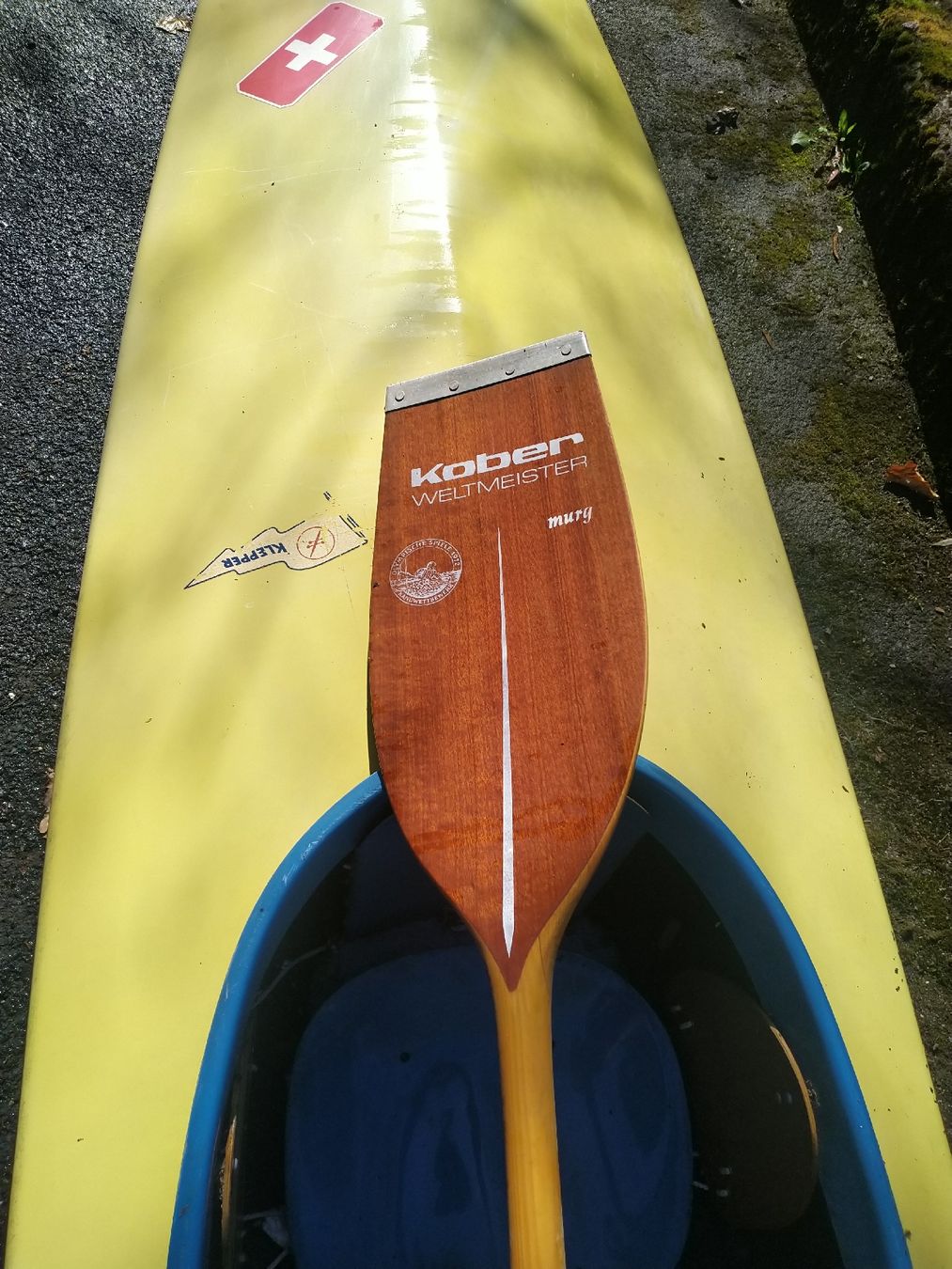 Boote: Altes Vintage Kanu mit Padel – Gebraucht aus Weggis von cherry2000 3