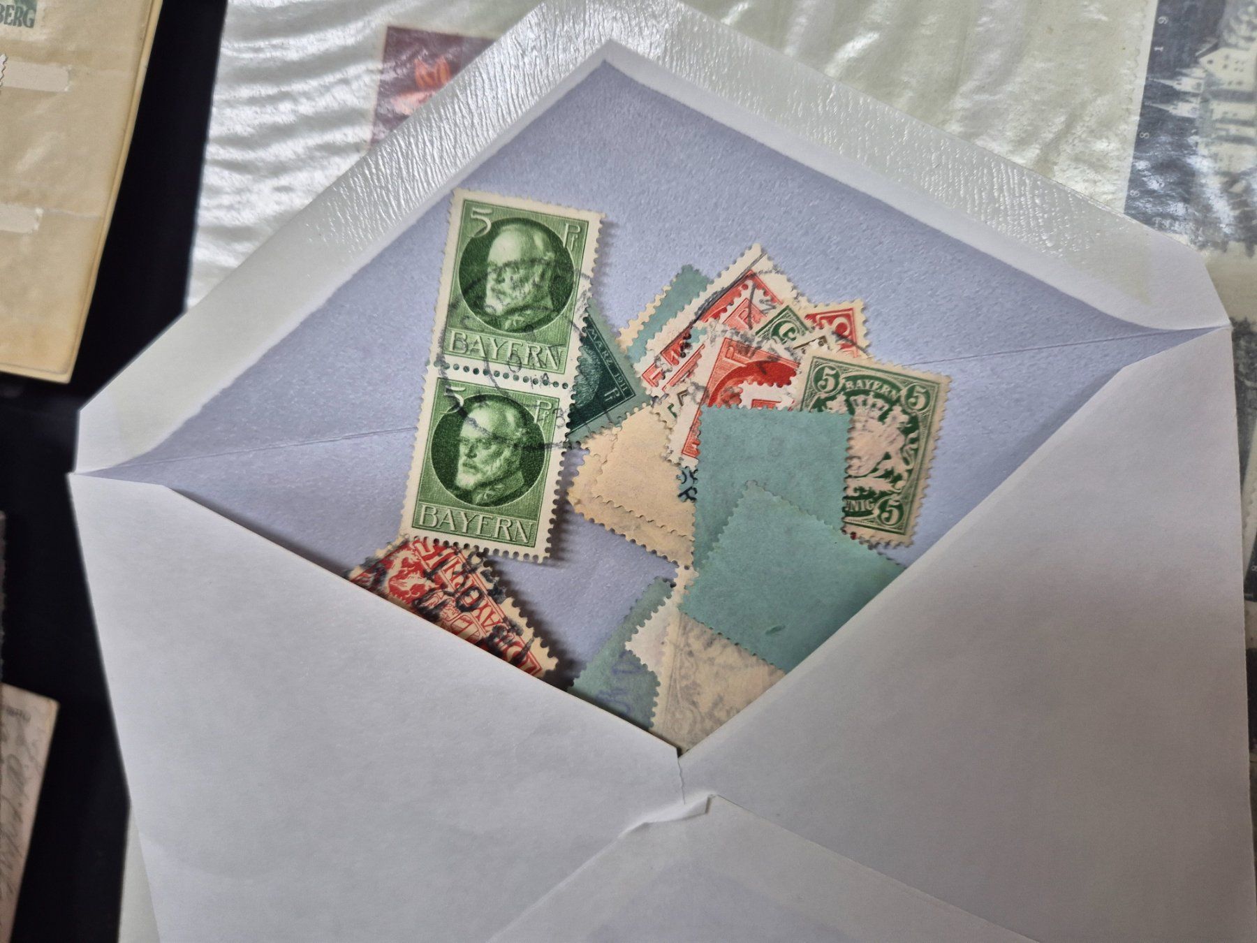 Albums: Briefmarkensammlung diverse Alben und Einzelmarken – D'occasion à Basel par Pitcher0 2