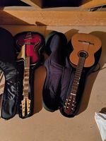 Verkaufe zwei unterschiedliche Gitarrenmodelle von privat
