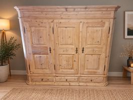 Tannenschrank