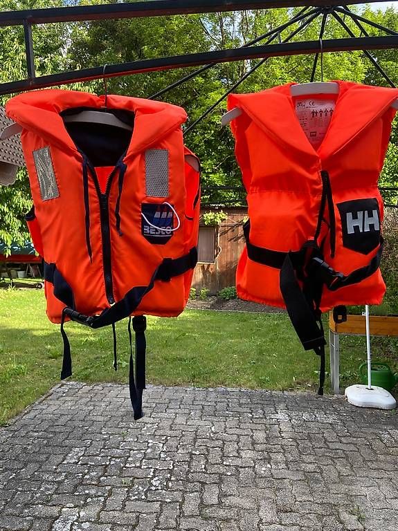 Schwimmwesten: Gilets de sauvetage enfants – Gebraucht aus Auvernier von cor_jy2c