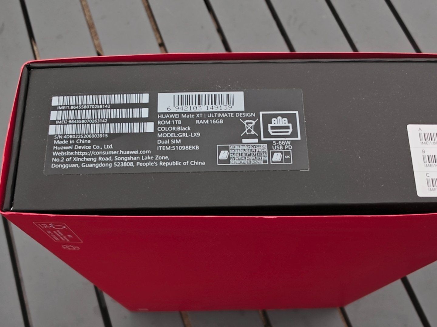 Huawei Telefoni cellulari / Smartphones: Huawei Mate XT Ultimate Trifold Smartphone 1TB – Usato da Mönchaltorf venduto da Cyman7 9