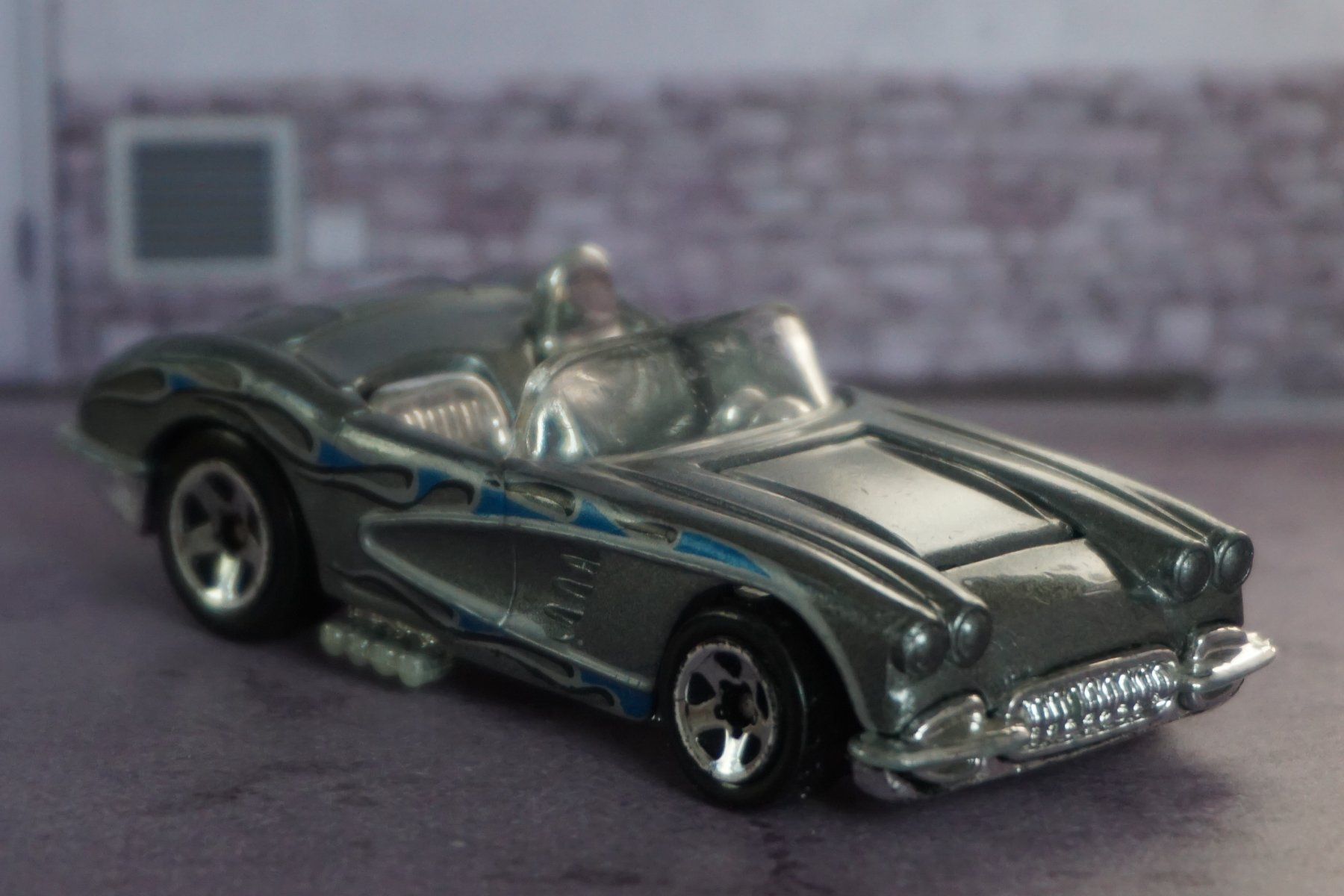 Hot Wheels Modellini d'auto: HotWheels `58 Chevy Corvette Custom KULT !!!!!!!!!!!!!!!!! – Usato da Reiden venduto da Doppeldecker69
