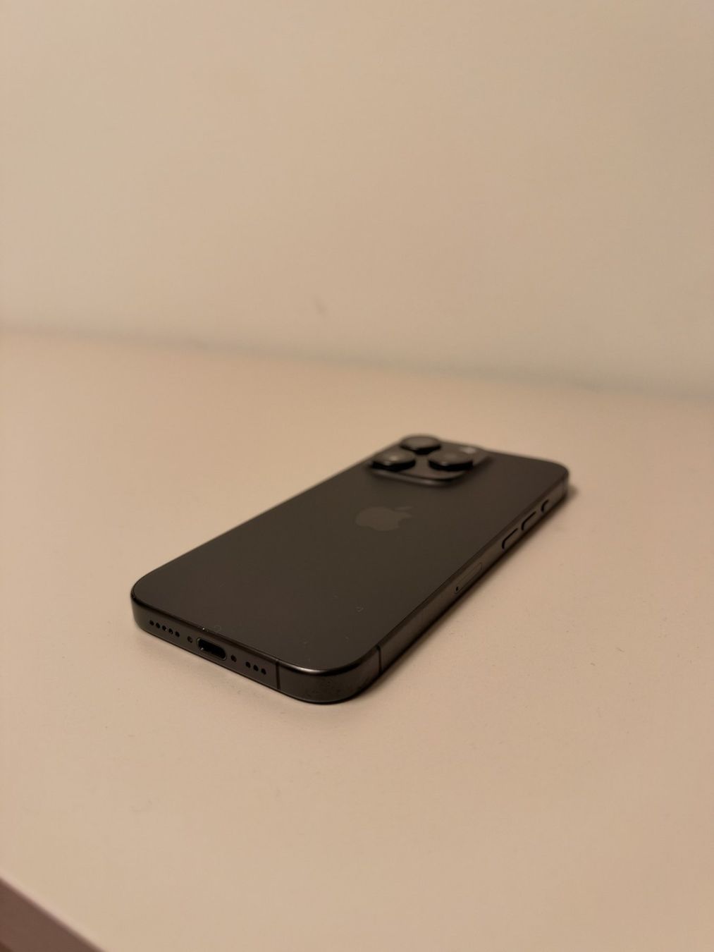 Apple Telefoni cellulari / Smartphones: Apple iPhone 15 Pro - Black Titanium - 256 GB – Usato da Dübendorf venduto da ericinhoz 2