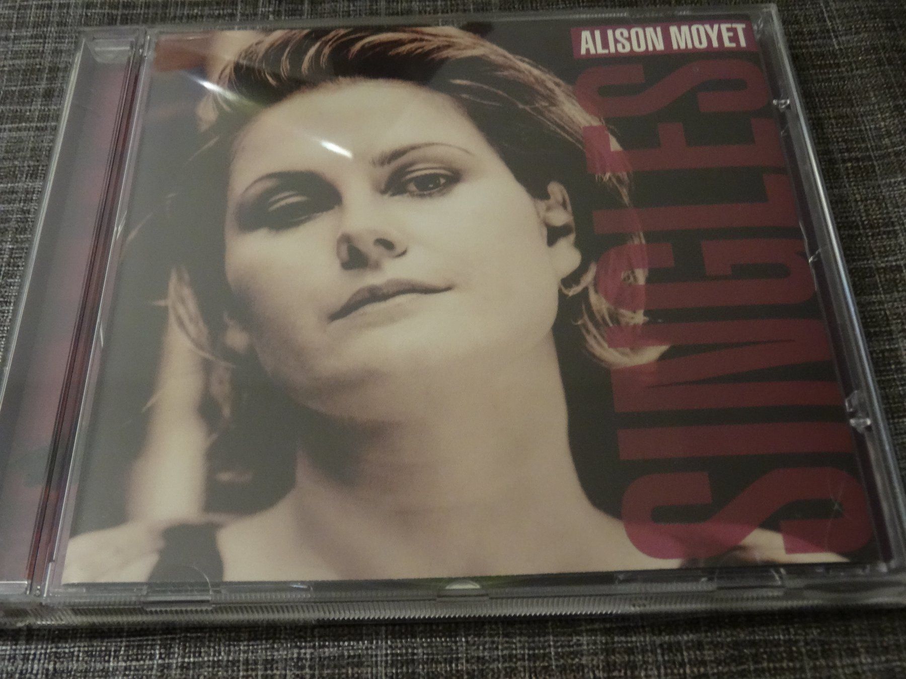 CD: Alison Moyet - Singles CD – Usato da Olten venduto da Disc-Ausverkauf