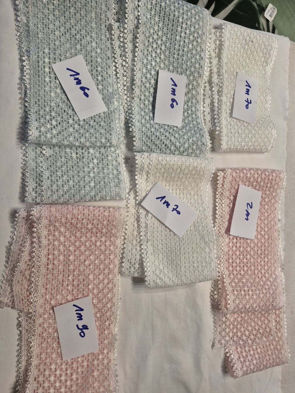 Tessuti: diverses couleur de dentelle  – Nuovo e nell'imballaggio originale da Obermumpf venduto da Dadacaramel