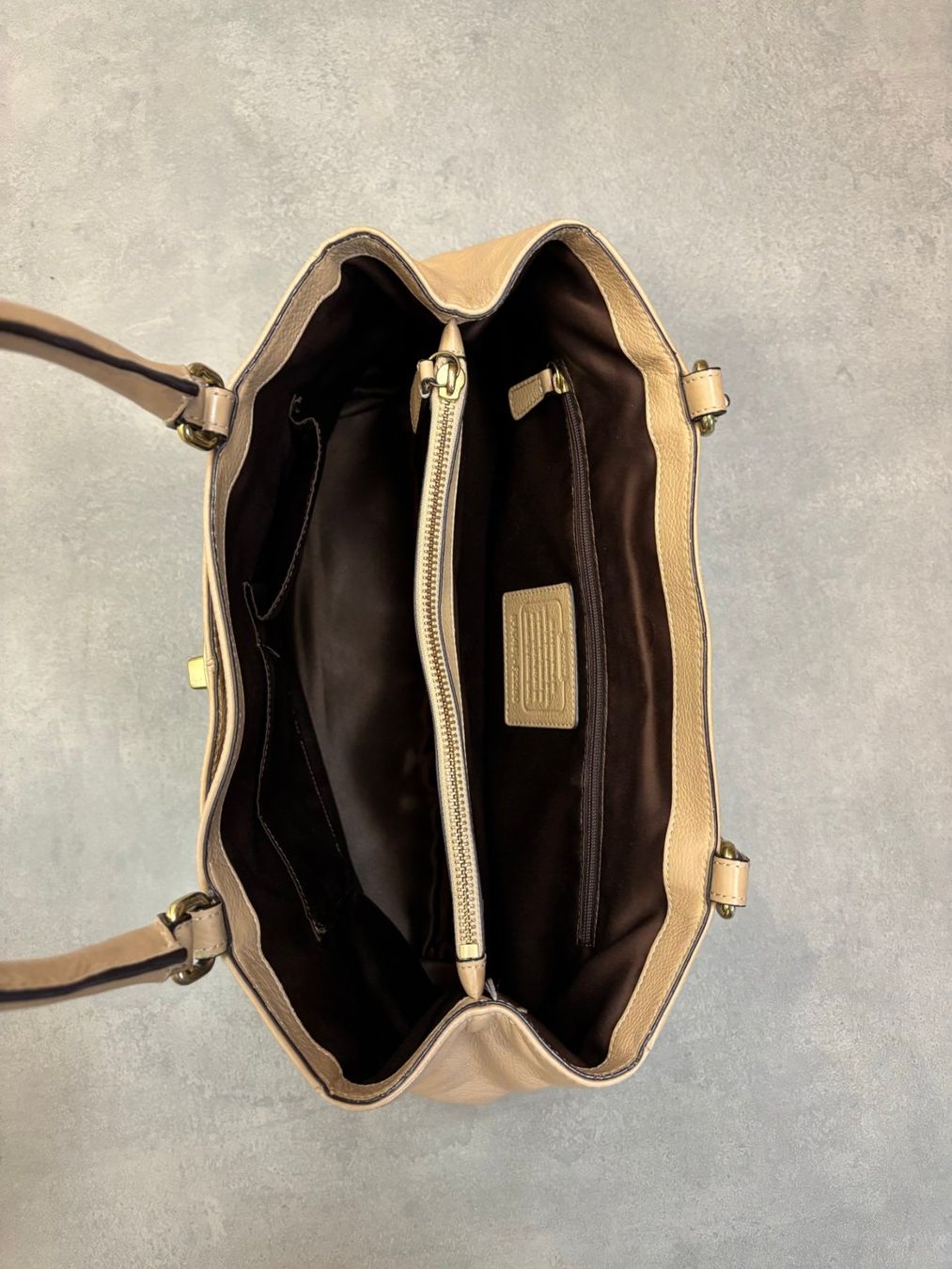 Coach Taschen für Damen: Coach Leather Shoulder Bag – Gebraucht aus Tägerwilen von Akh.Boutique 5