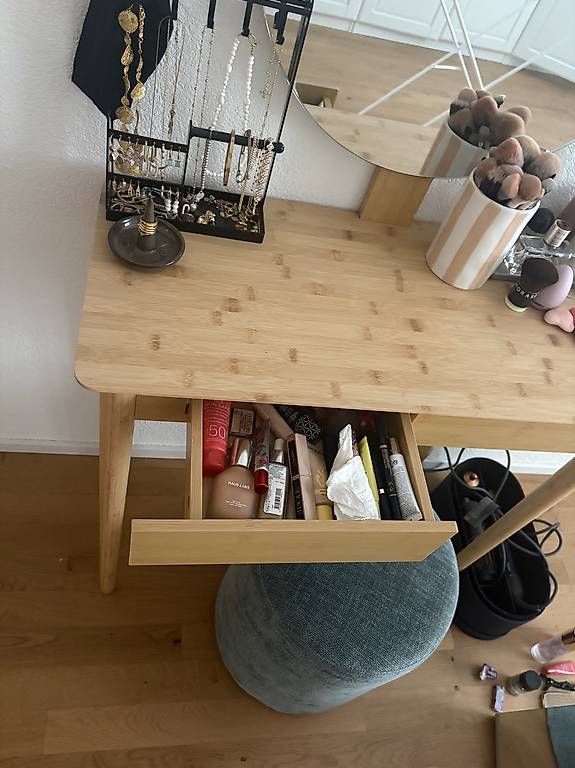 Jysk Tavoli da trucco: Schminktisch mit Spiegel – Usato da Bülach venduto da Antonali 2