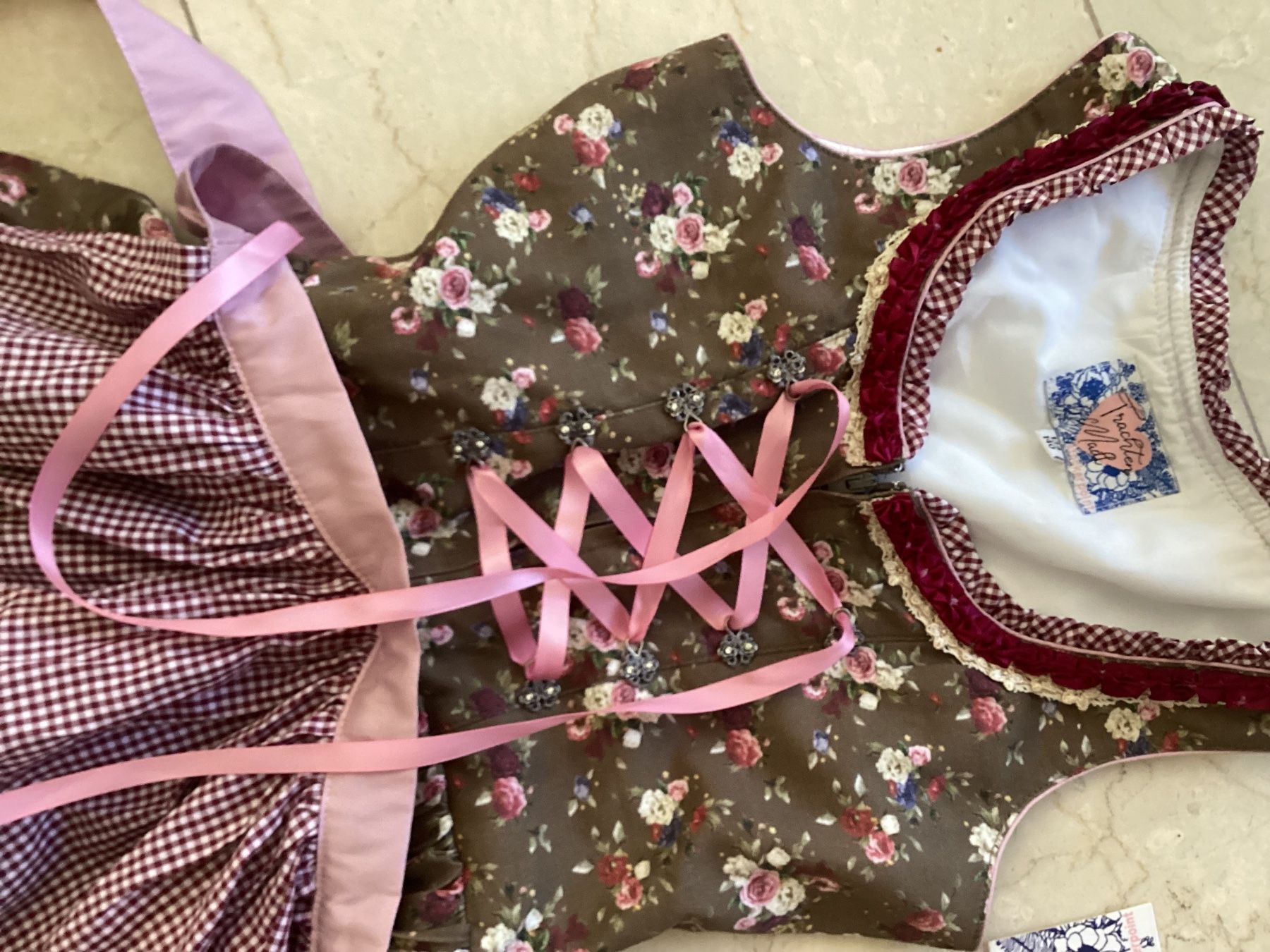 Robes et jupes: Stockerpoint Dirndl Neu – Neuf (Voir description) à Flüelen par ne08 1