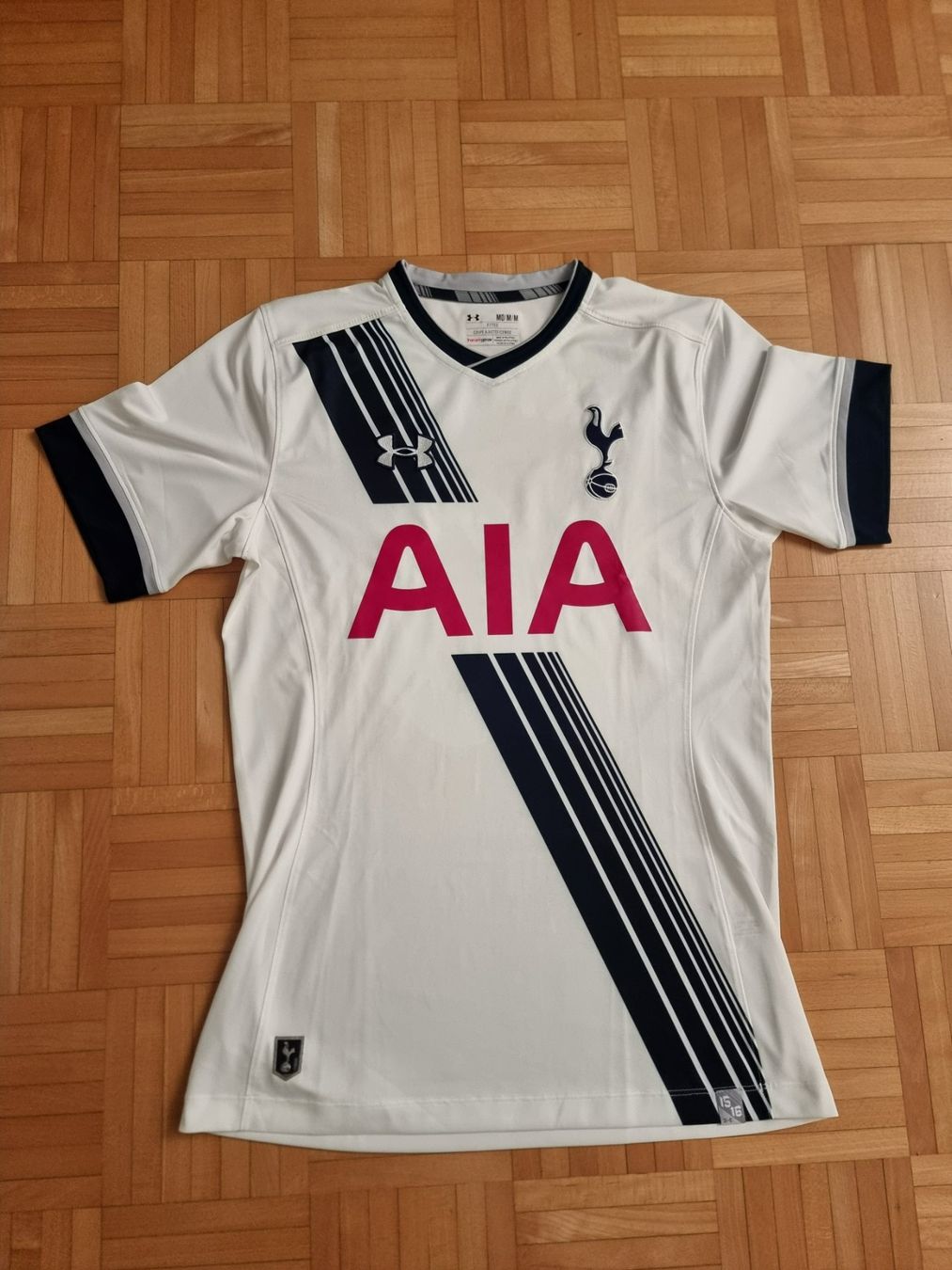 Tottenham Canottiere & Pantaloni: Harry Kane / Tottenham Hotspur 2015-2016 Heimtrikot – Usato da Suhr venduto da SariLacivert1907