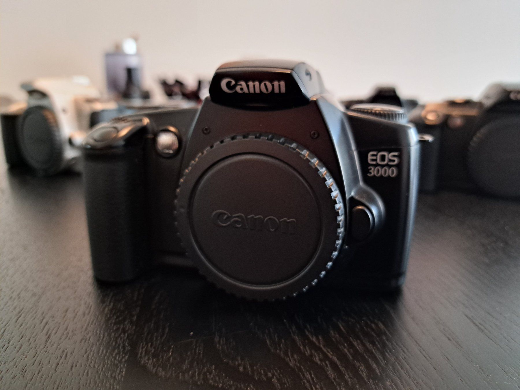 Canon Fotocamera: Canon Eos 3000 Spiegelreflex Kamera analog – Usato da Rotkreuz venduto da Babo21