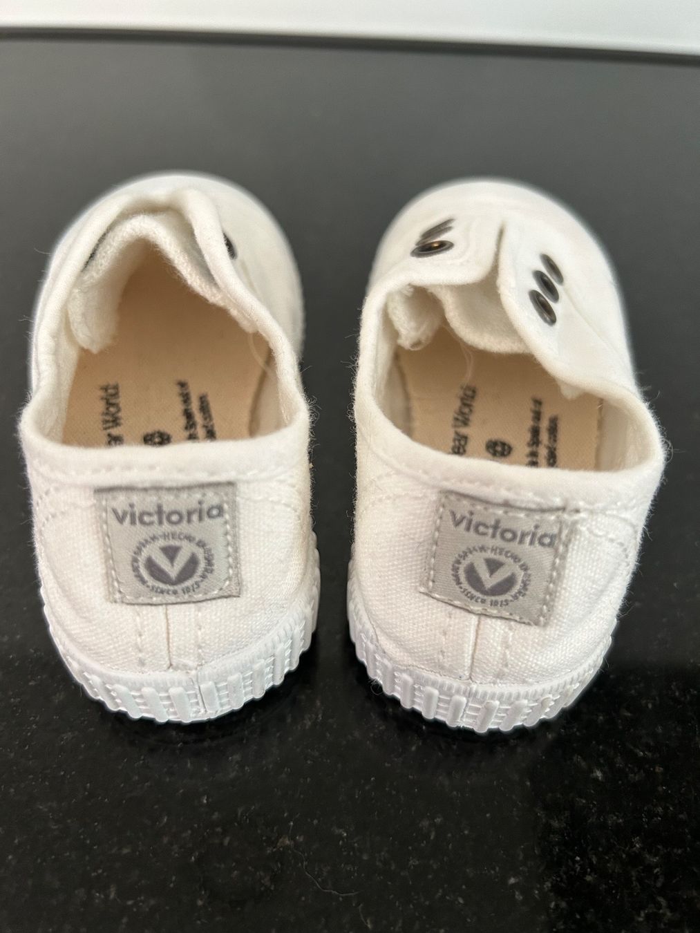 Victoria Scarpe per ragazzi: Scarpine Victoria taglia 21 – Usato da Tenero venduto da Laura-Pedu 3