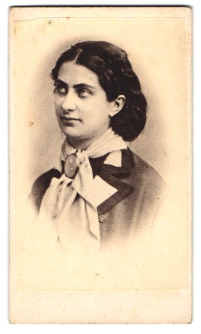 Fotografie &  Plakate: Fotografie Schauspielerin Auguste Wilbra – Gebraucht aus Berlin von bartko-reher