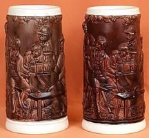Alte Bierkrüge Mit Geschnitzter Festfigu