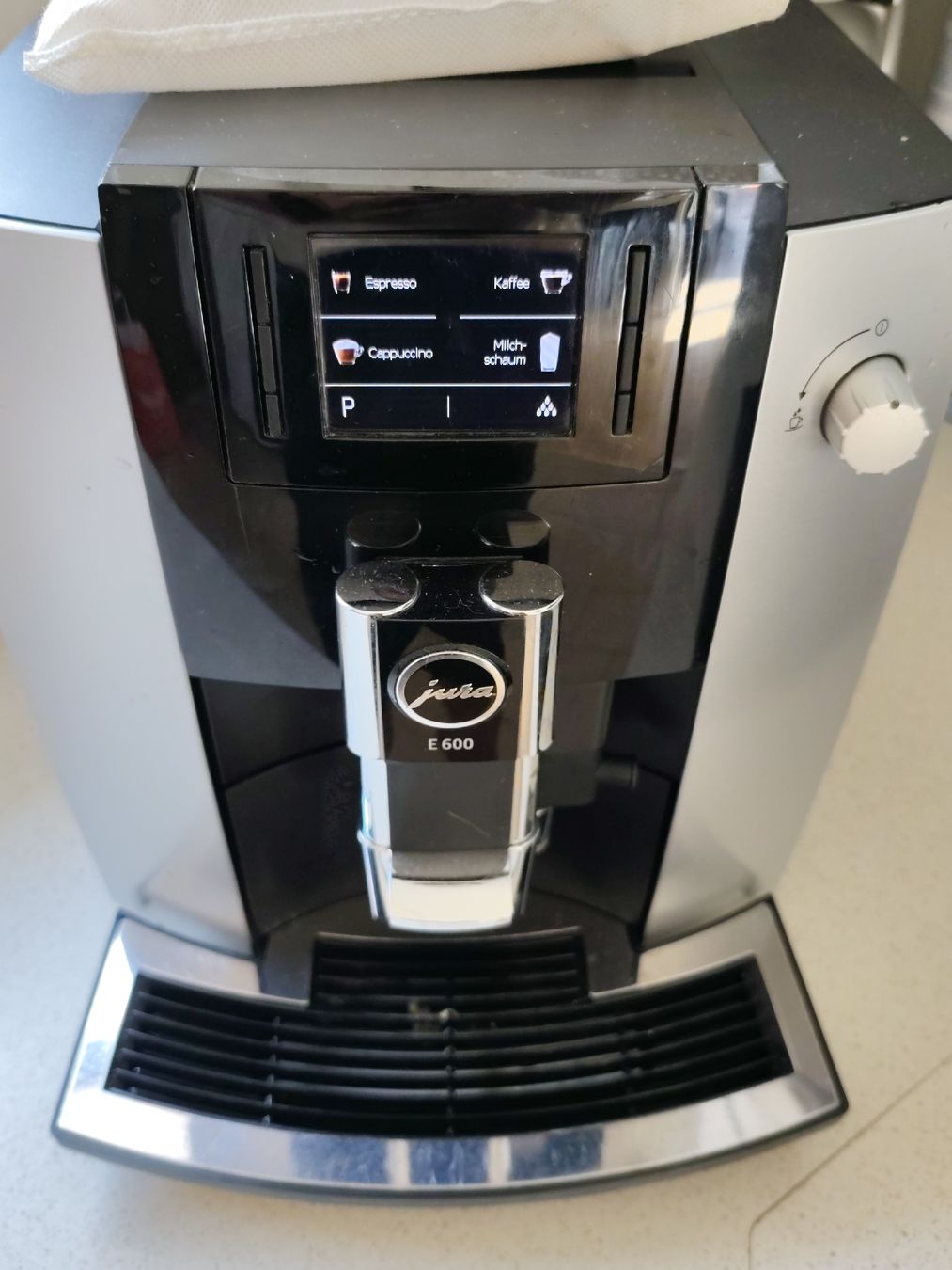 Jura Macchine per caffè & Macchine per espresso: Jura E600 revidiert – Usato da Adligenswil venduto da Themarmons