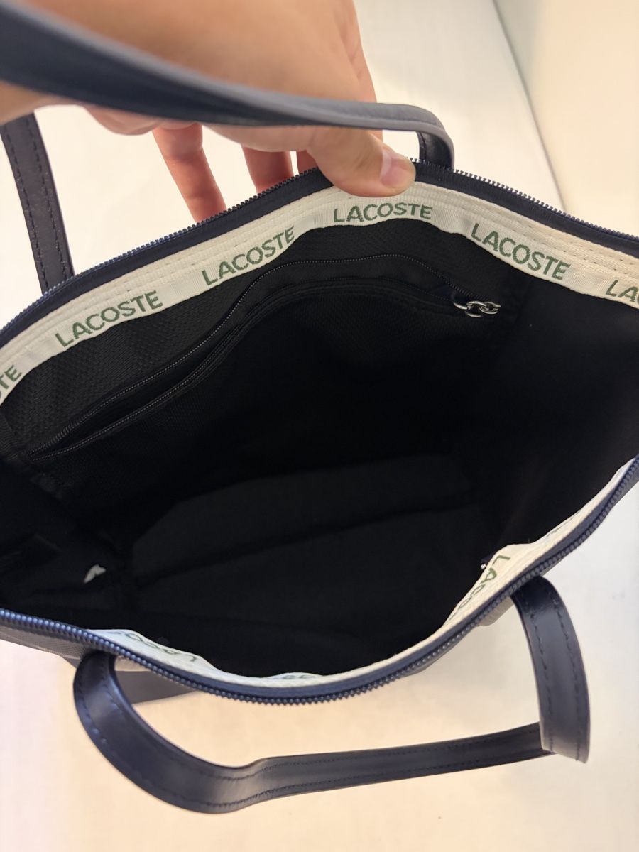 Lacoste Borse: Lacoste Handtasche dunkelblau neuwertig – Nuovo (secondo la descrizione) da Nussbaumen AG venduto da aline.ha 2