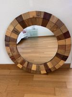 Specchio rotondo con cornice in legno effetto mosaico usato
