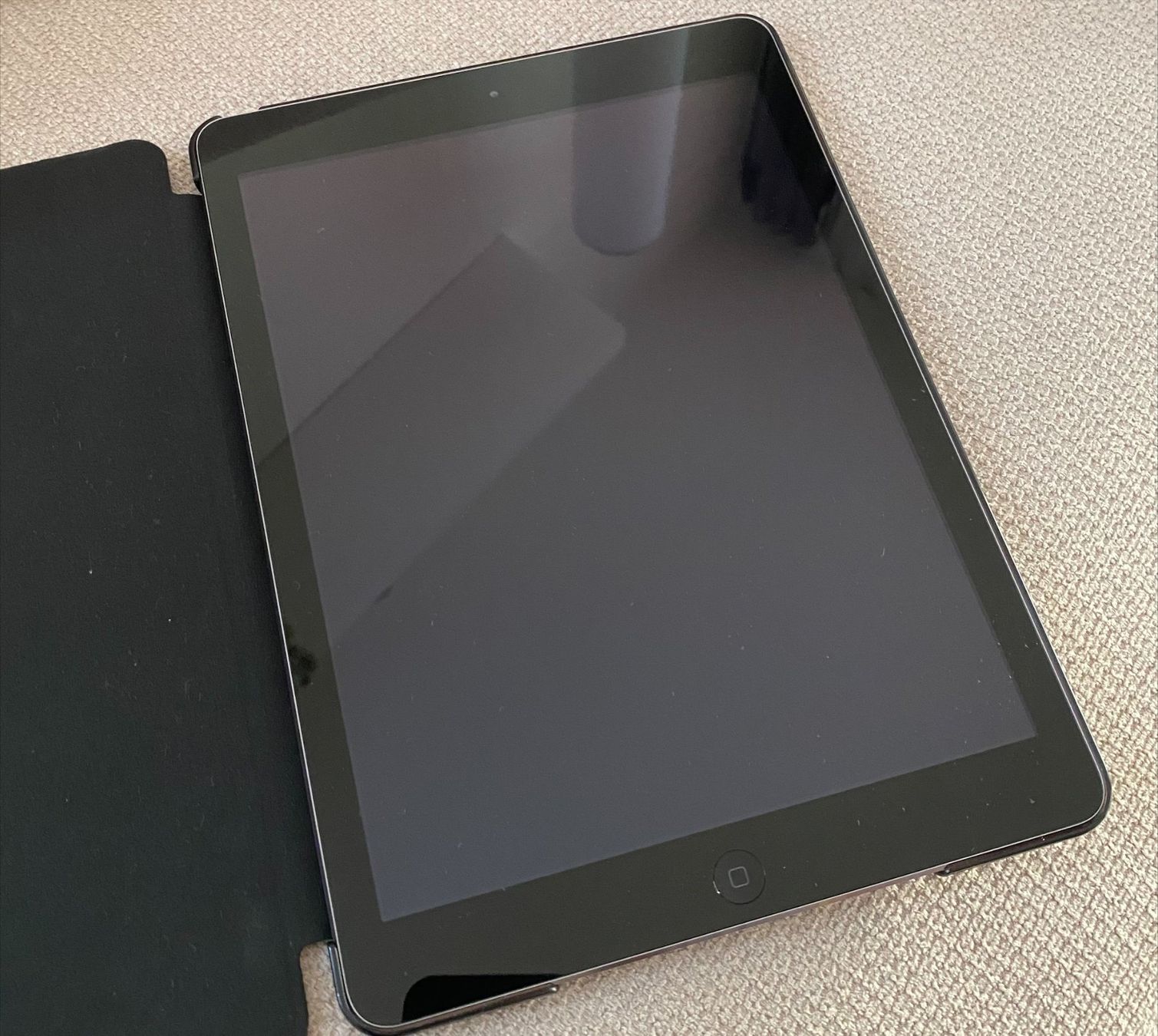 Tablet PC: Apple iPad Air 1 inkl. Hülle – Usato da Lüchingen venduto da zaralein