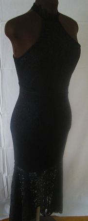 NEU!! Hochwertiges Spitzenkleid mit besonderem Schnitt