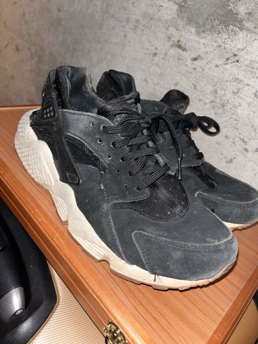 Nike Scarpe da uomo: Nike Huarache schwarz Grösse 41 gebraucht – Usato da Zuchwil venduto da fie_7bzm