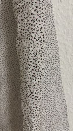 Leichter Sommer Schal mit Blumenmuster, neuwertig!