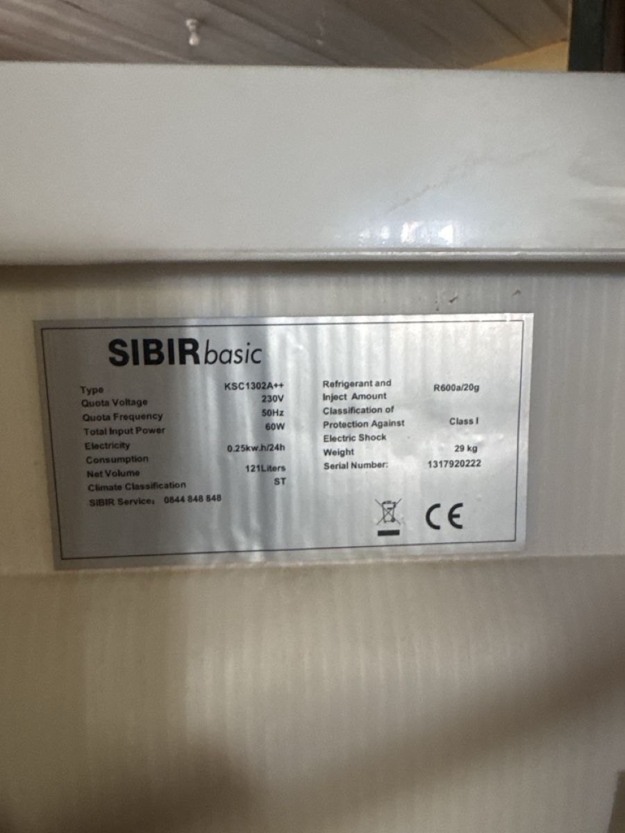 Frigoriferi: Kühlschrank SIBIR basic 121L KSC1302A++ Sommer Aktion – Usato da Rapperswil SG venduto da Bombastic1 2