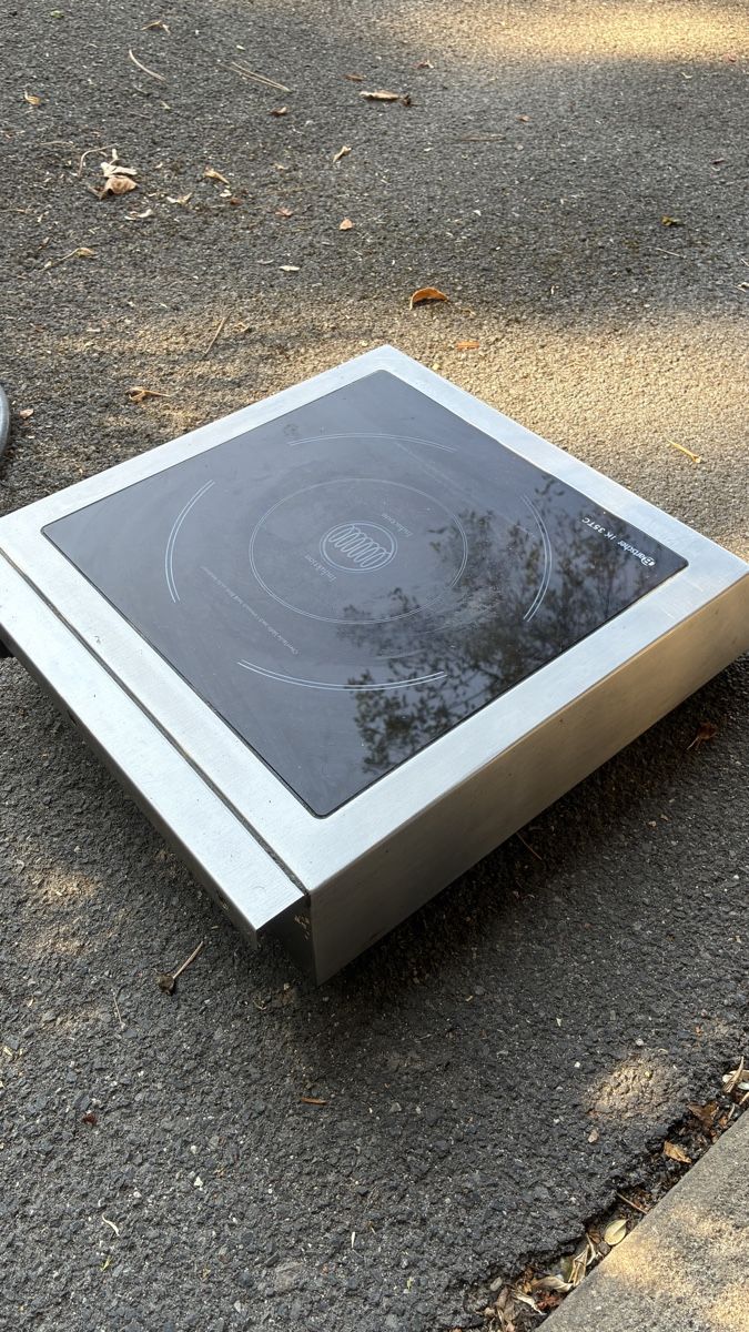 Cucine: Induktionsplatte Gastro – Usato da Luzern venduto da nodaris01 1
