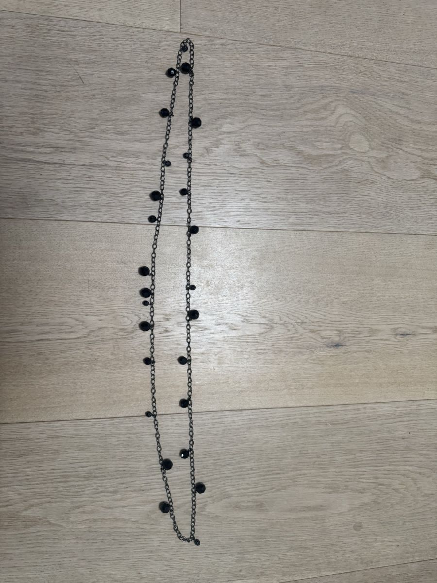 Catenine: Lange Halskette mit Kugeln schwarz – Usato da Winkel venduto da Schorley
