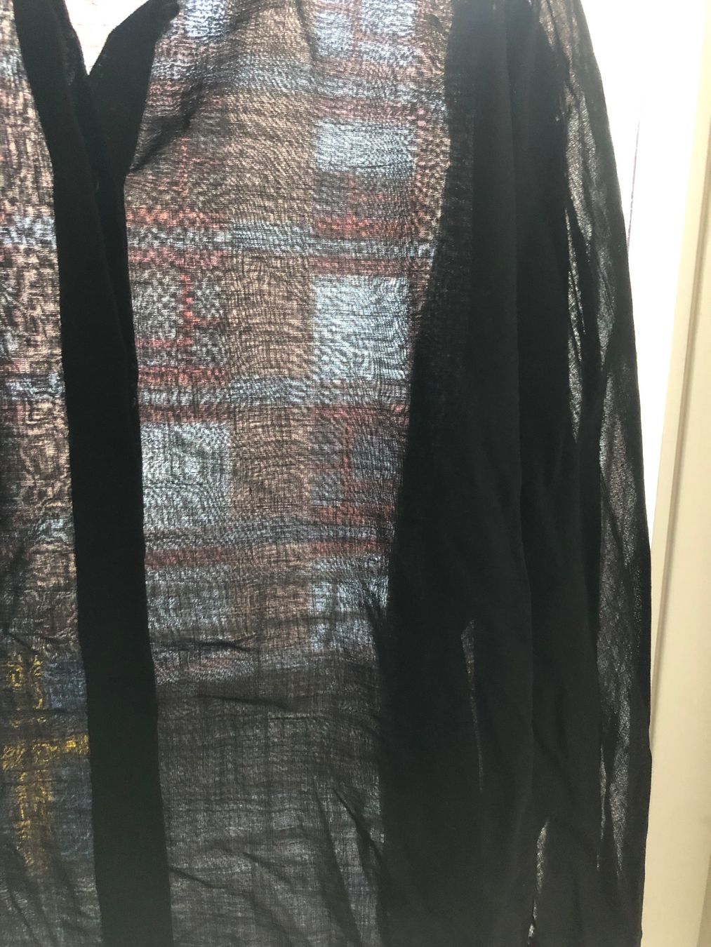 Akris Camicette: Schwarze Bluse Akris – Usato da Basel venduto da Kalleskaviar 3