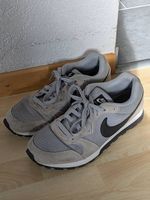 Sneaker Nike grau Gr. 42