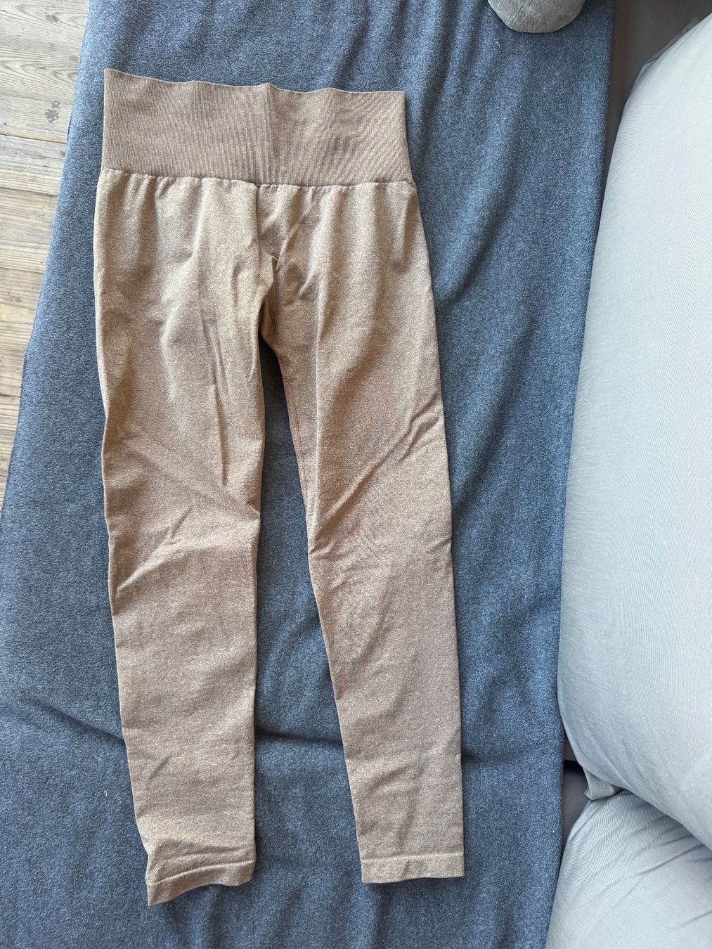 NVGTN Leggings: NVGTN Leggings Grösse M NEU – Nuovo (secondo la descrizione) da Dürrenäsch venduto da 1kirs 2