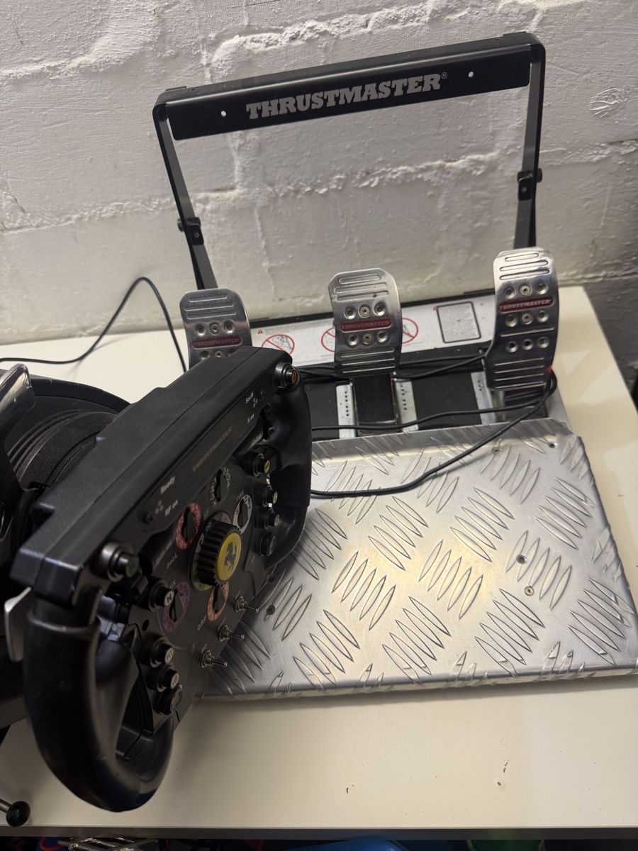 Thrustmaster Controller: Thrustmaster T500RS Ferrari Add-on gebraucht – Usato da Zürich venduto da Naz_z2yb 2