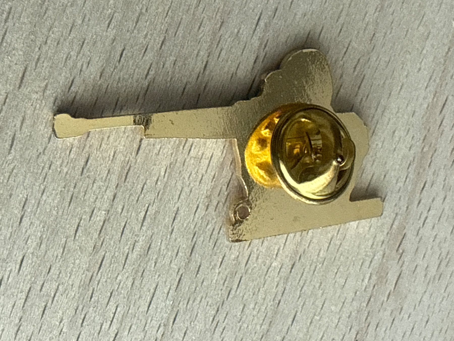 Placchette & Badge: Pin BENI'S SCHUSSCHALLER – Usato da Glattbrugg venduto da Schweigmatt 1