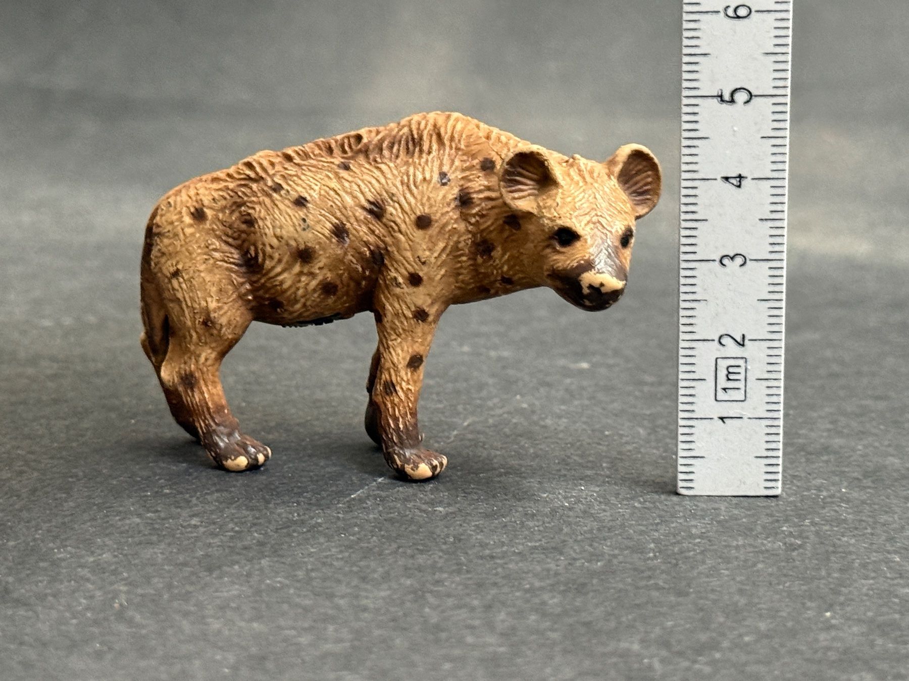 Schleich Figuren: Schleich Hyäne 1996 made in Germany Tüpfelhyäne – Gebraucht aus Ennetbaden von mapa05 1