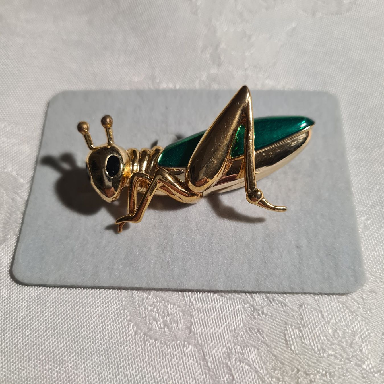 Broschen & Nadeln: Bezaubernde Cabochon Brosche- herrlicher Grashüpfer m. Email – Neu (gemäss Beschreibung) aus Basel von ivoli 2