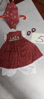 Puppenkleid und Schirm