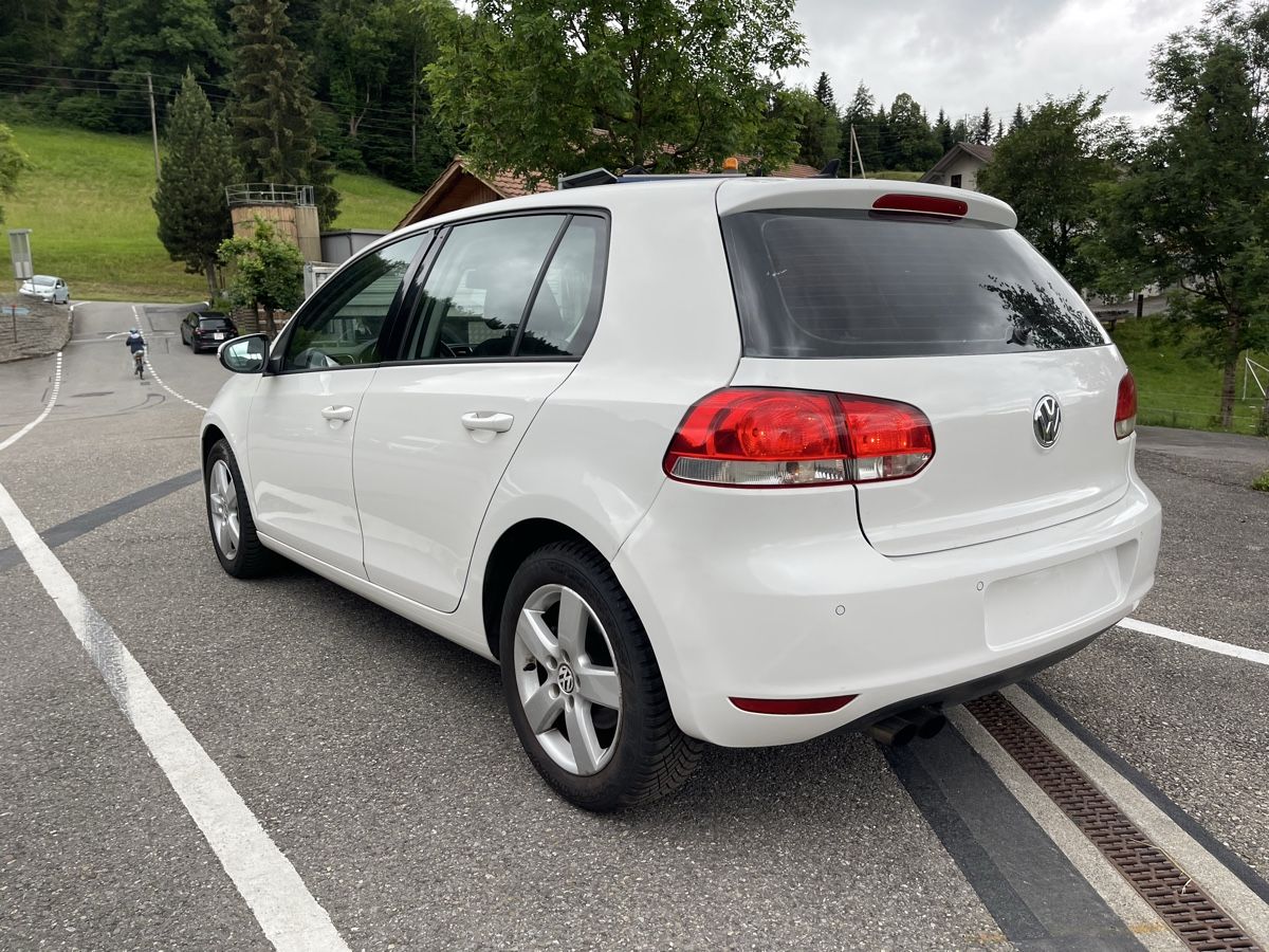 VW Autos: VW Golf 2.0 TDI 4Motion – Gebraucht aus Spiez von bertula 2