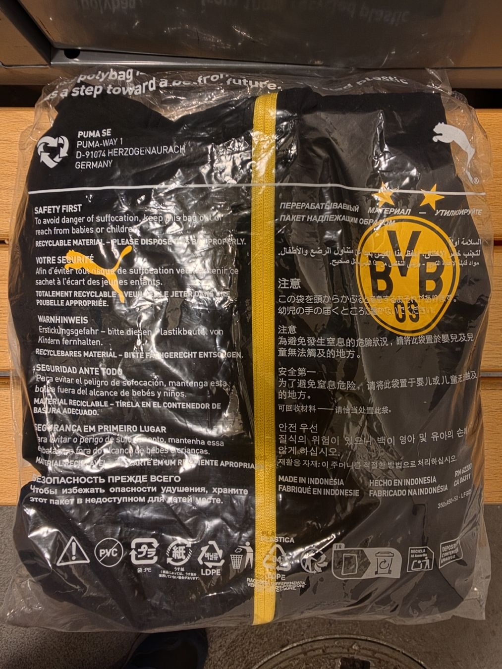 Puma Giacche: Puma Jacke BVB M neu – Nuovo e nell'imballaggio originale da Diepoldsau venduto da To_Rapid95 1
