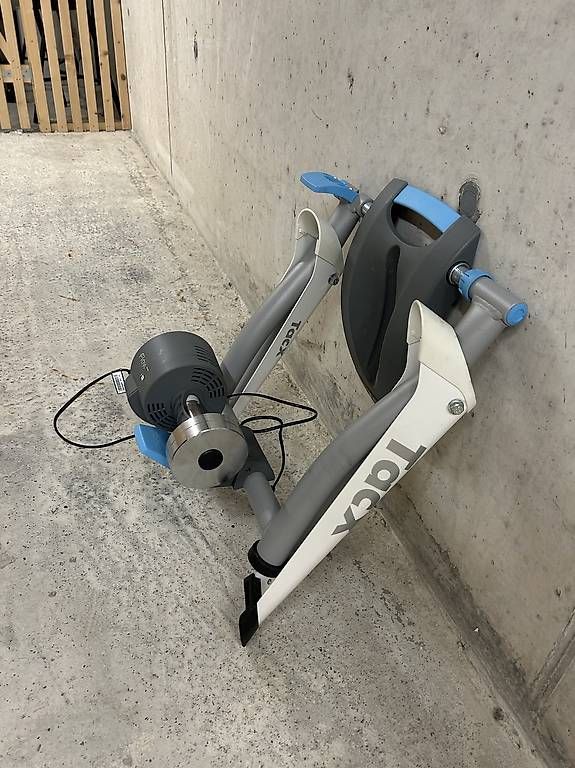 Vélos d'appartement: Tacx Flow Smart T2240 Smart Trainer – D'occasion à Zürich par luk_p52v 2