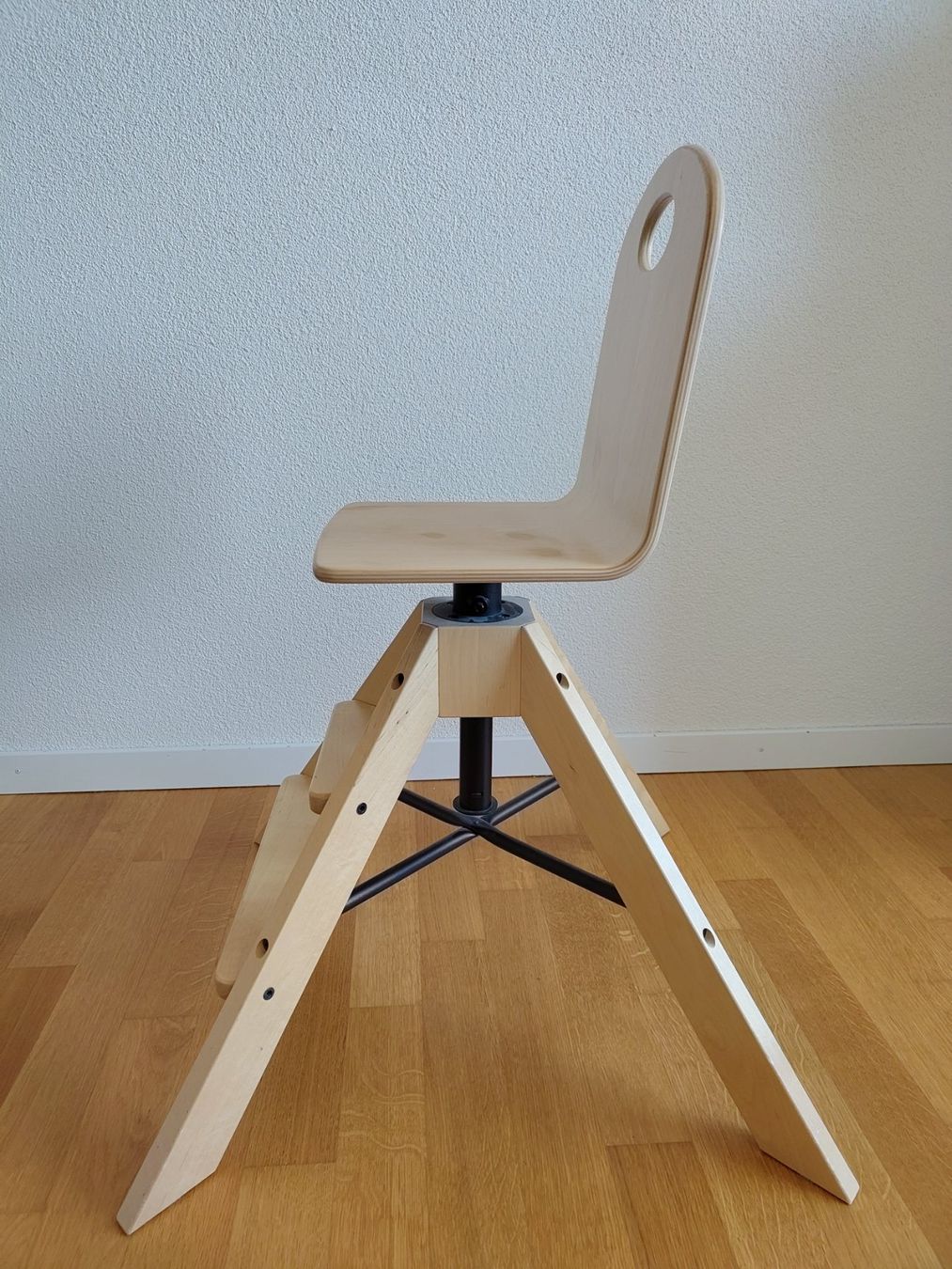 Ikea Stühle: Kinderstuhl – Gebraucht aus Büttikon AG von fire2000 1