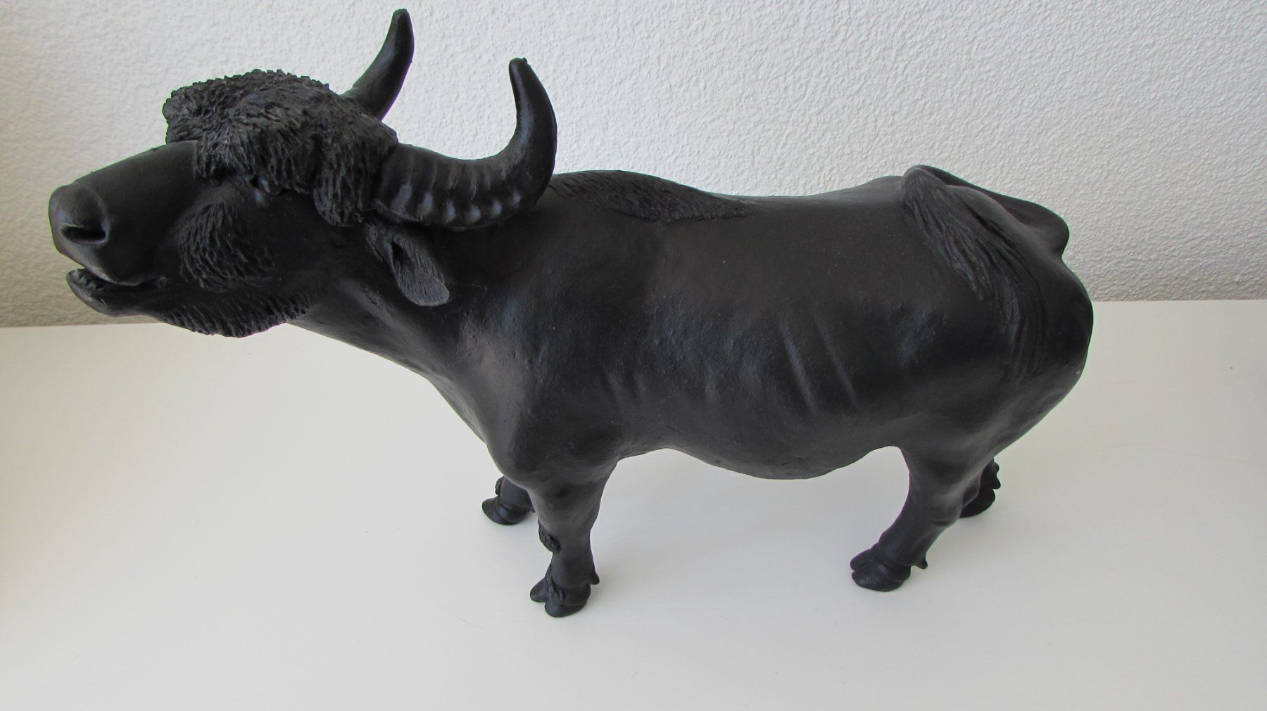 Figuren: Dekorative Büffel Figuren Set, schwarz- Vass Aron – Gebraucht aus Weesen von Travelersplace 1