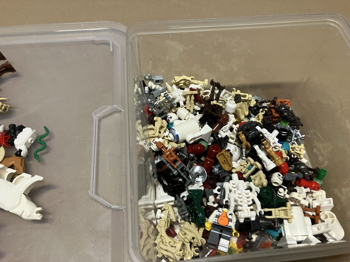 Lego Jeux de construction: Lego Tiere und Skelette – D'occasion à Luzern par windundsichtschutz 2