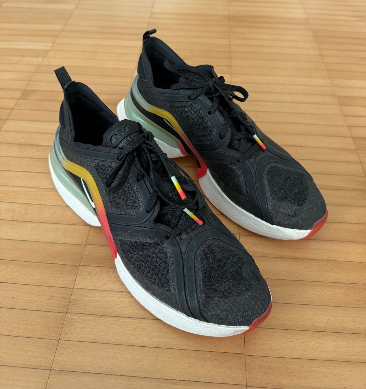 Nike Scarpe da donna: Nike Sneaker Damen Gr. 42 – Usato da Frauenfeld venduto da LIL_NA 1