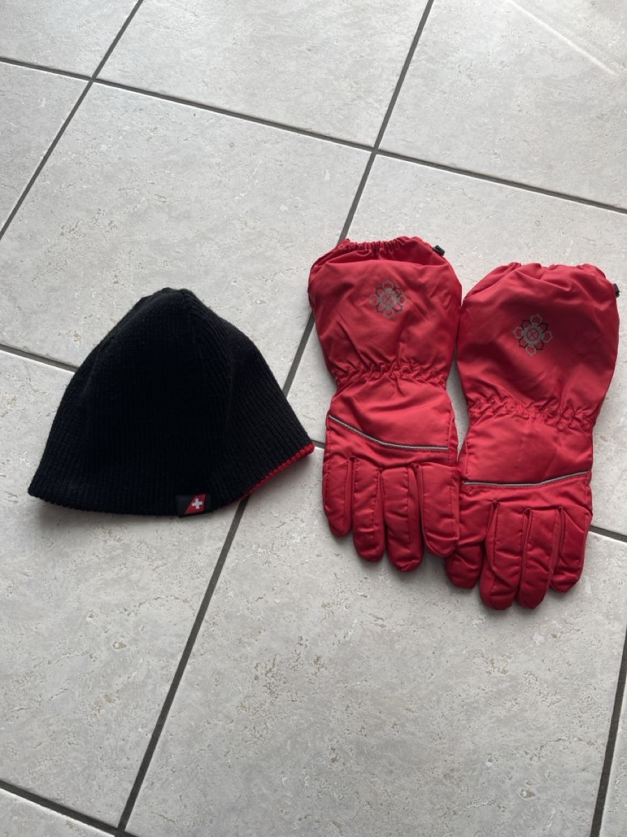 Lotti di vestiti: Warmes Winterset Gr 6 Handschuhe plus Wendemütze one size – Nuovo (secondo la descrizione) da Lostorf venduto da Luelostorf
