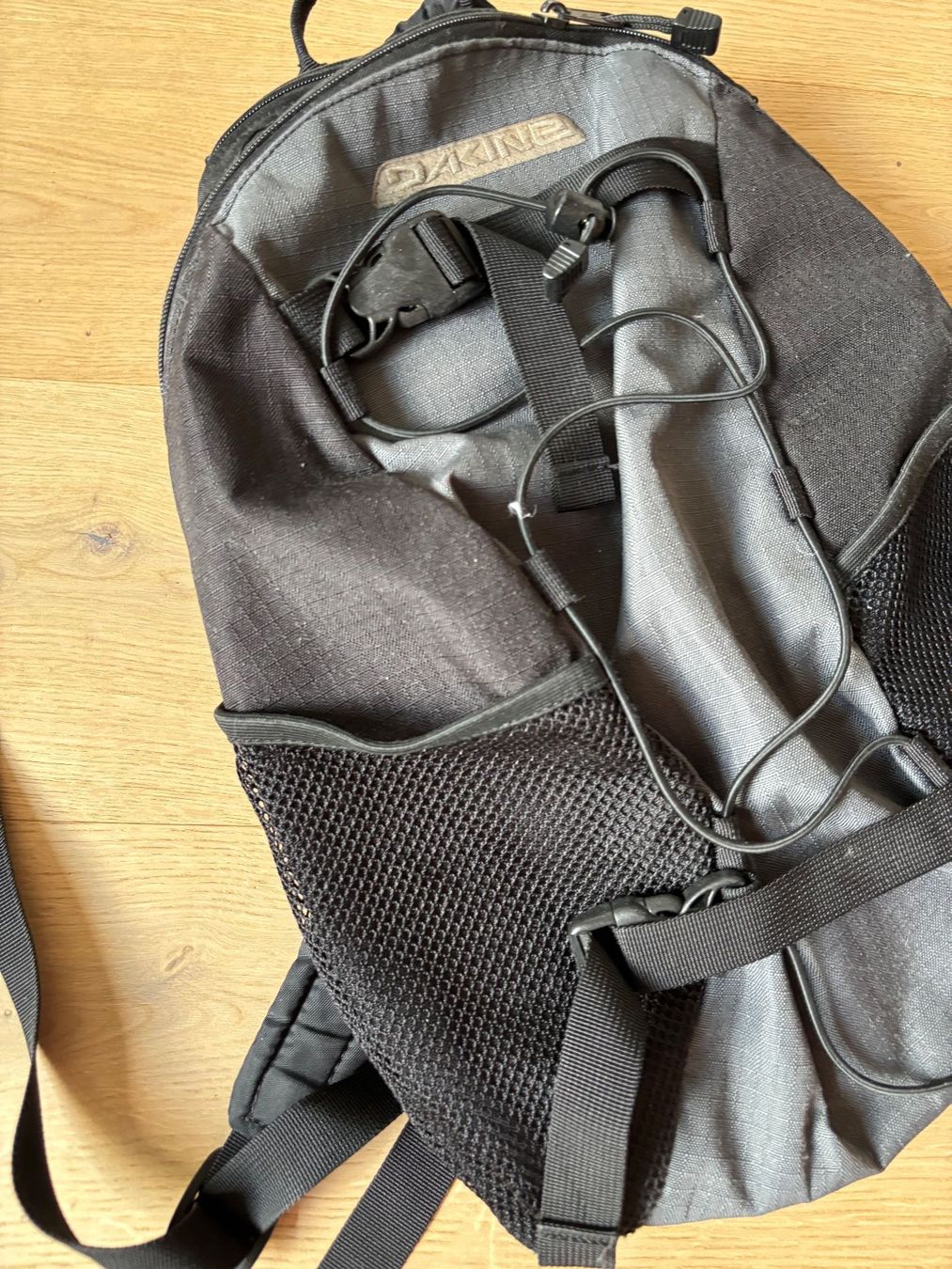 Dakine Zaini: Dakine-Rucksack schwarz-grau – Usato da Zürich venduto da Millie 1