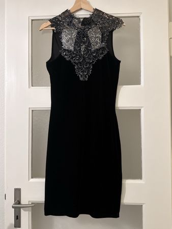 Elegantes, schwarzes Kleid mit Spitze - Grösse 38/M